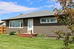 4511 50 Avenue Valleyview, AB T0H 3N0