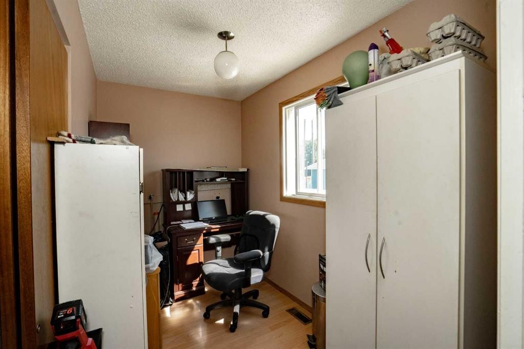 5518 47Ave, Grimshaw, AB