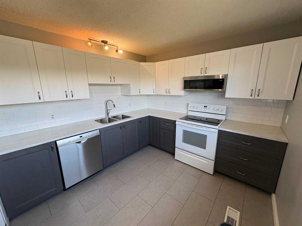 10709 89 Street, Peace River, AB