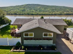 11514 101 Street Peace River, AB T8S 1L9