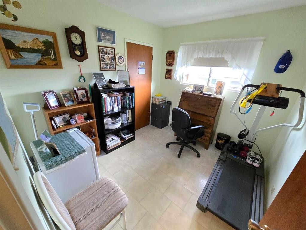 4610 52 Avenue, Grimshaw, AB - Indoor