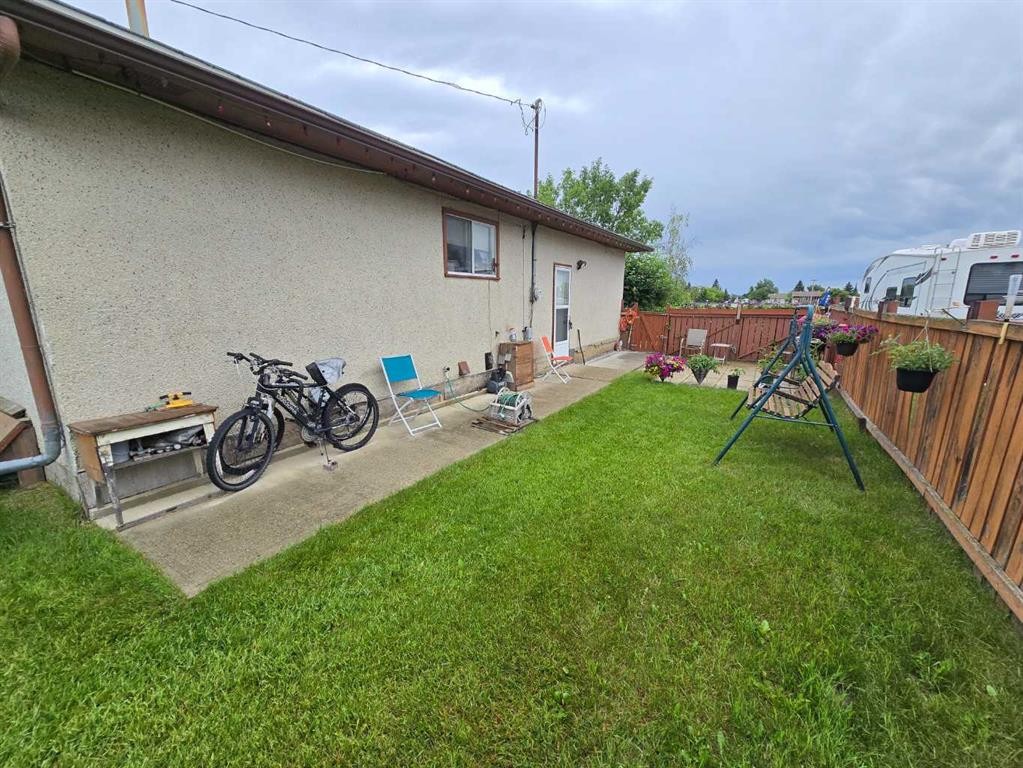 4610 52 Avenue, Grimshaw, AB - Outdoor