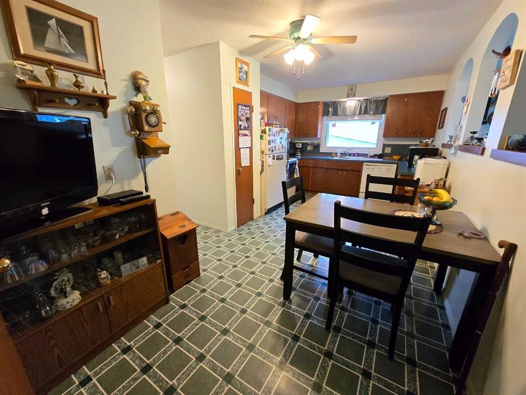 4610 52 Avenue, Grimshaw, AB - Indoor