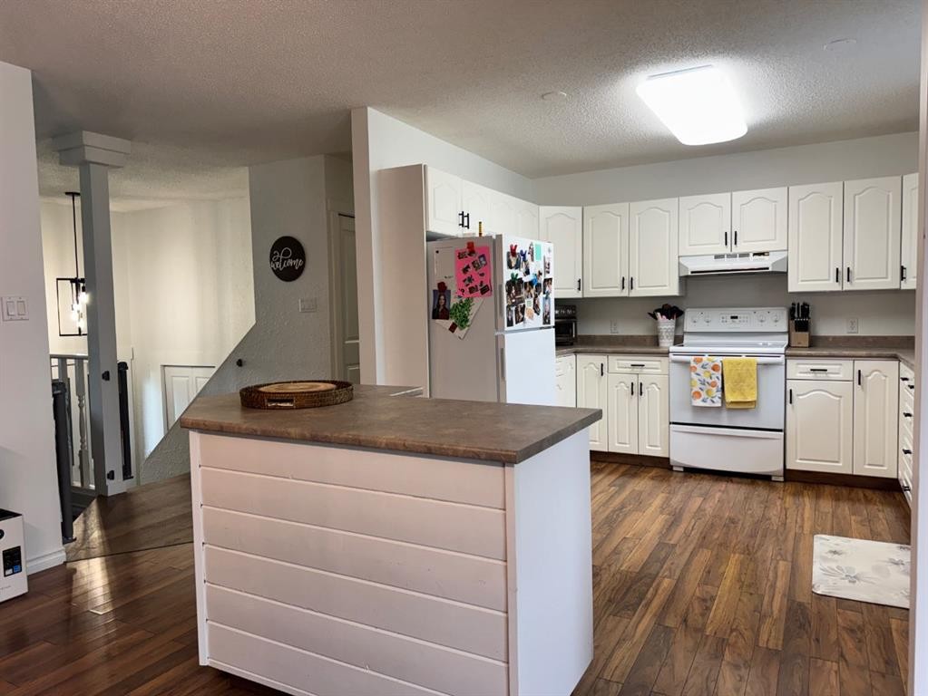 11604 106 Avenue, Fairview, AB - Indoor Photo Showing Kitchen