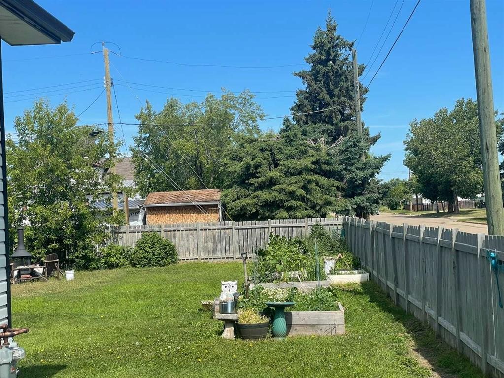 4702 48 Avenue, Grimshaw, AB - Outdoor