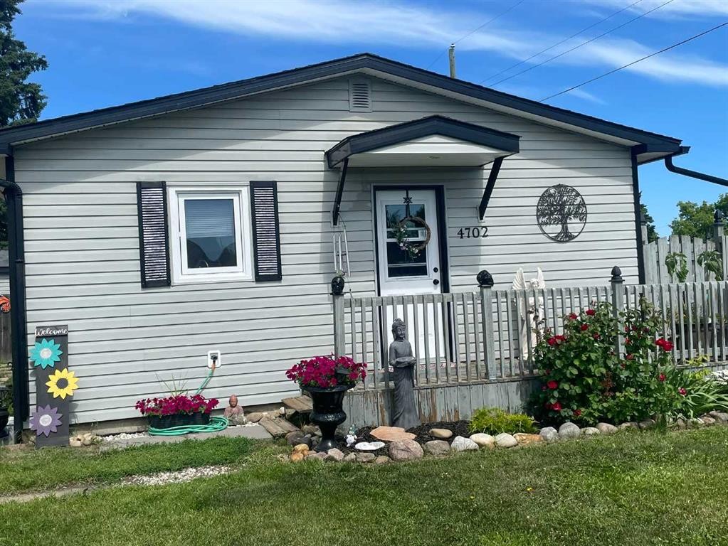 4702 48 Avenue, Grimshaw, AB - Outdoor