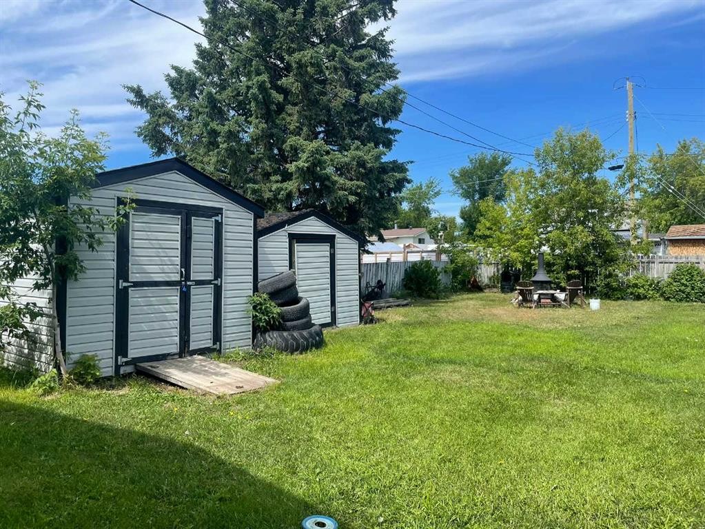 4702 48 Avenue, Grimshaw, AB - Outdoor