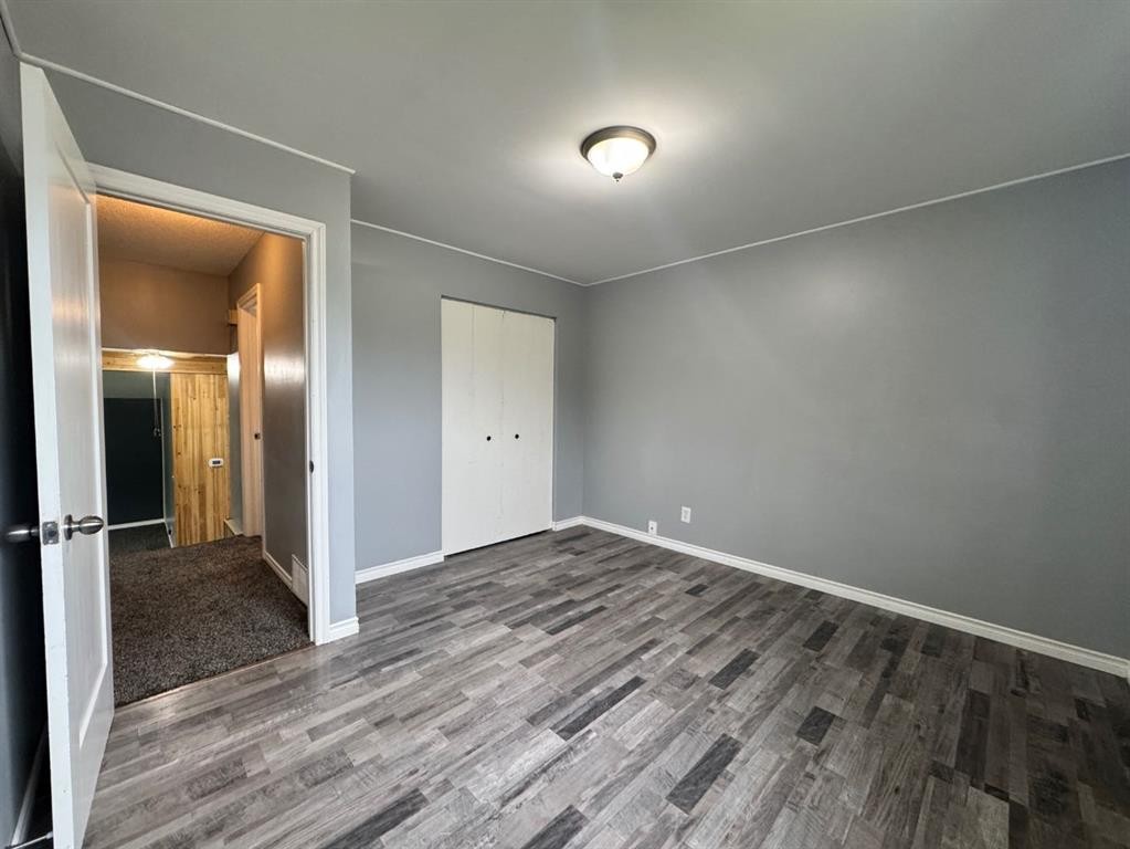 219 8 Street, Hines Creek, AB - Indoor Photo Showing Other Room