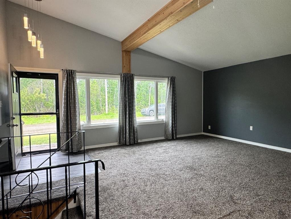 219 8 Street, Hines Creek, AB - Indoor Photo Showing Other Room
