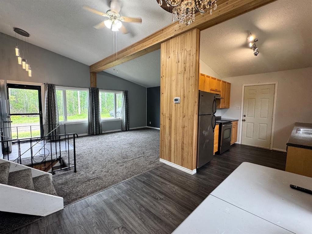 219 8 Street, Hines Creek, AB - Indoor