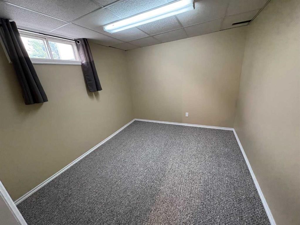 9610 79 Avenue, Peace River, AB - Indoor