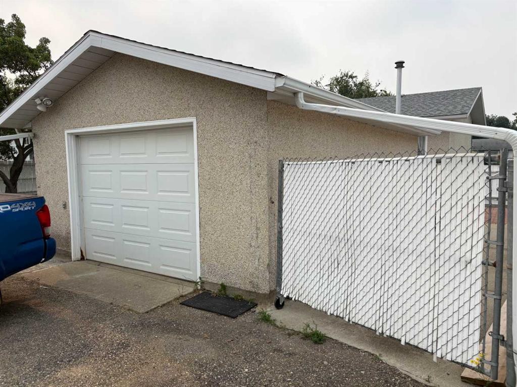 9610 79 Avenue, Peace River, AB - Outdoor With Exterior