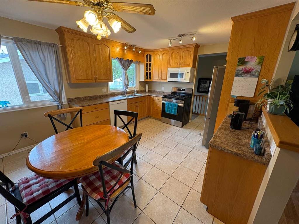 9610 79 Avenue, Peace River, AB - Indoor