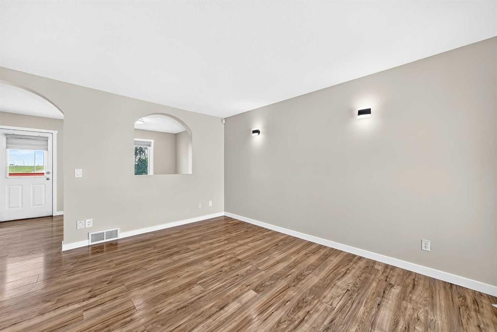 151 Applestone Park Se, Calgary, AB - Indoor Photo Showing Other Room