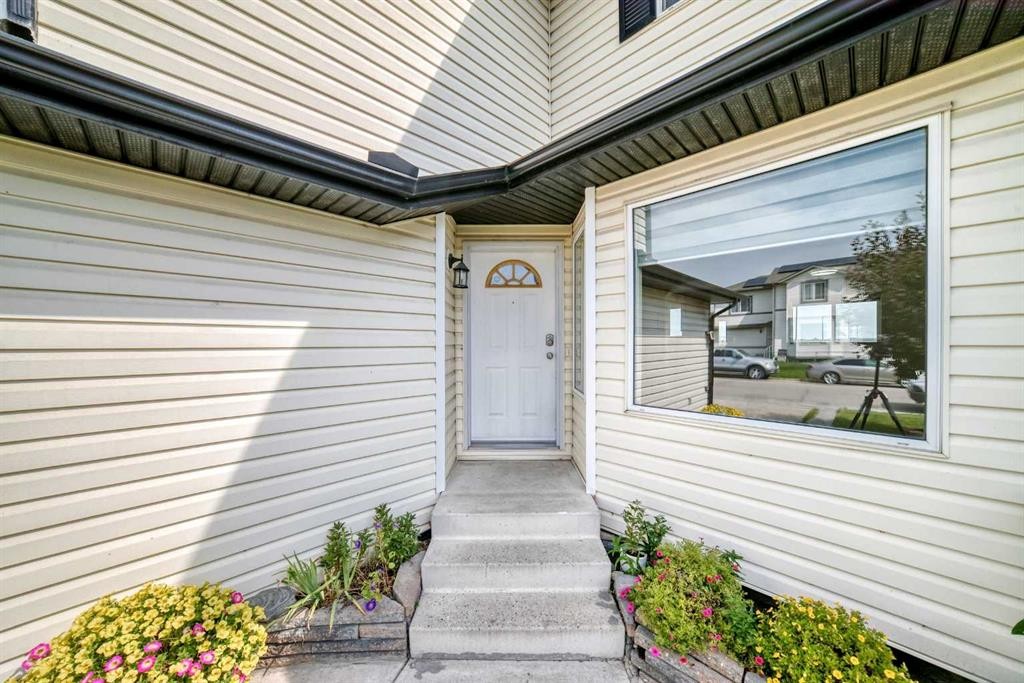 151 Applestone Park Se, Calgary, AB - Outdoor With Exterior