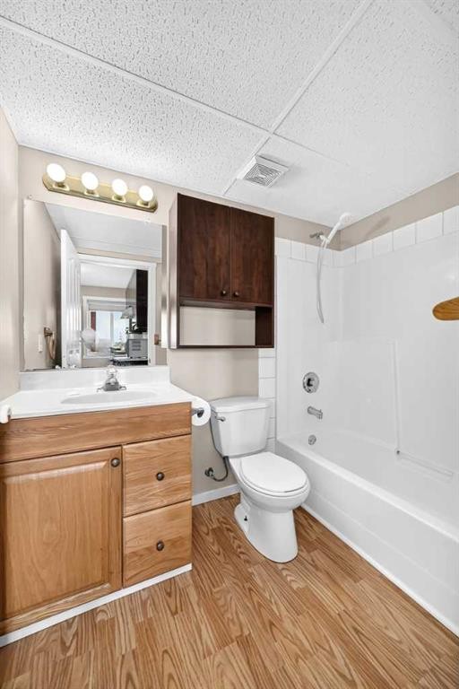 151 Applestone Park Se, Calgary, AB - Indoor Photo Showing Bathroom