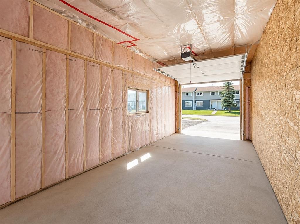 10902 97Th Avenue, Grande Cache, AB - Indoor Photo Showing Garage