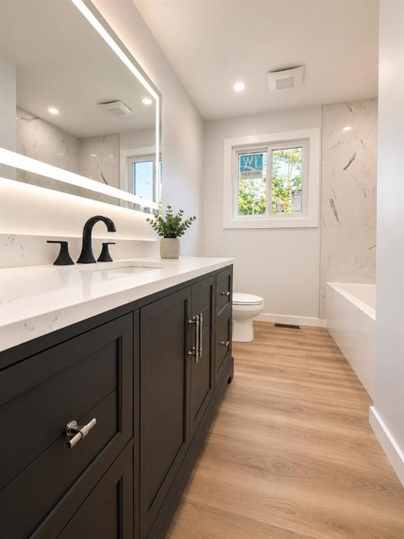 10902 97Th Avenue, Grande Cache, AB - Indoor Photo Showing Bathroom