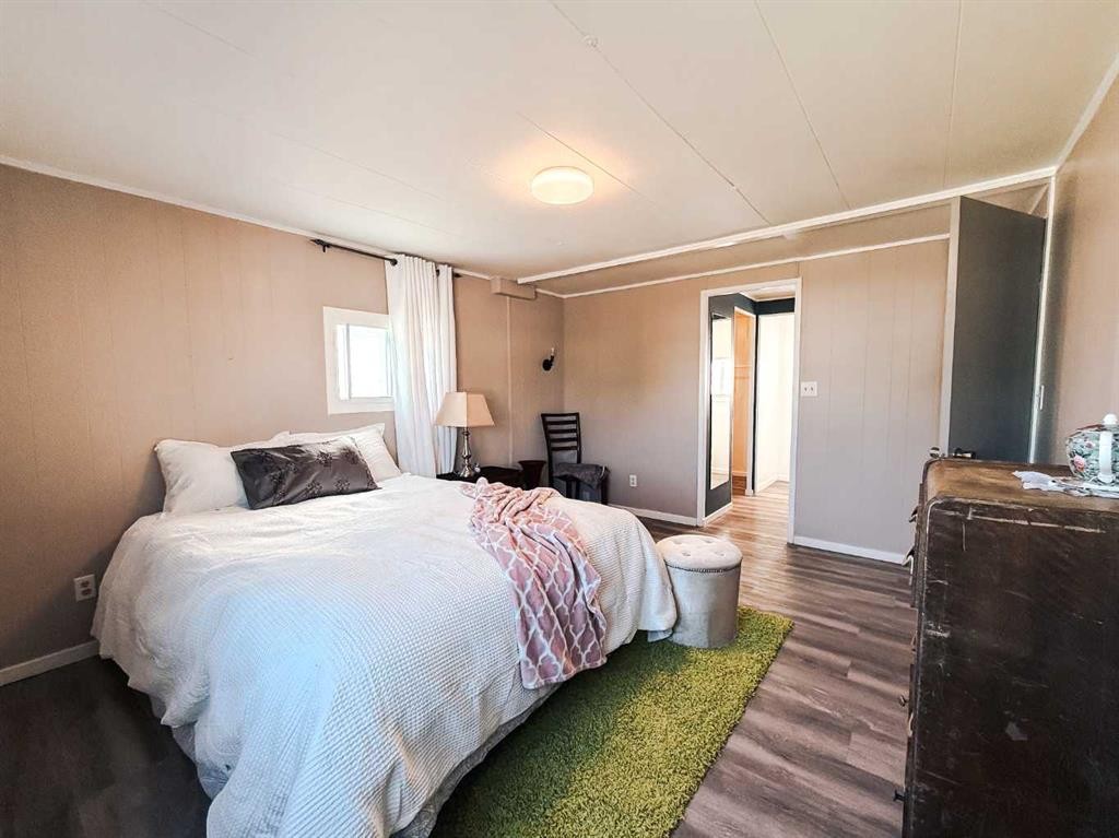 4540 48 Street, Rycroft, AB - Indoor Photo Showing Bedroom