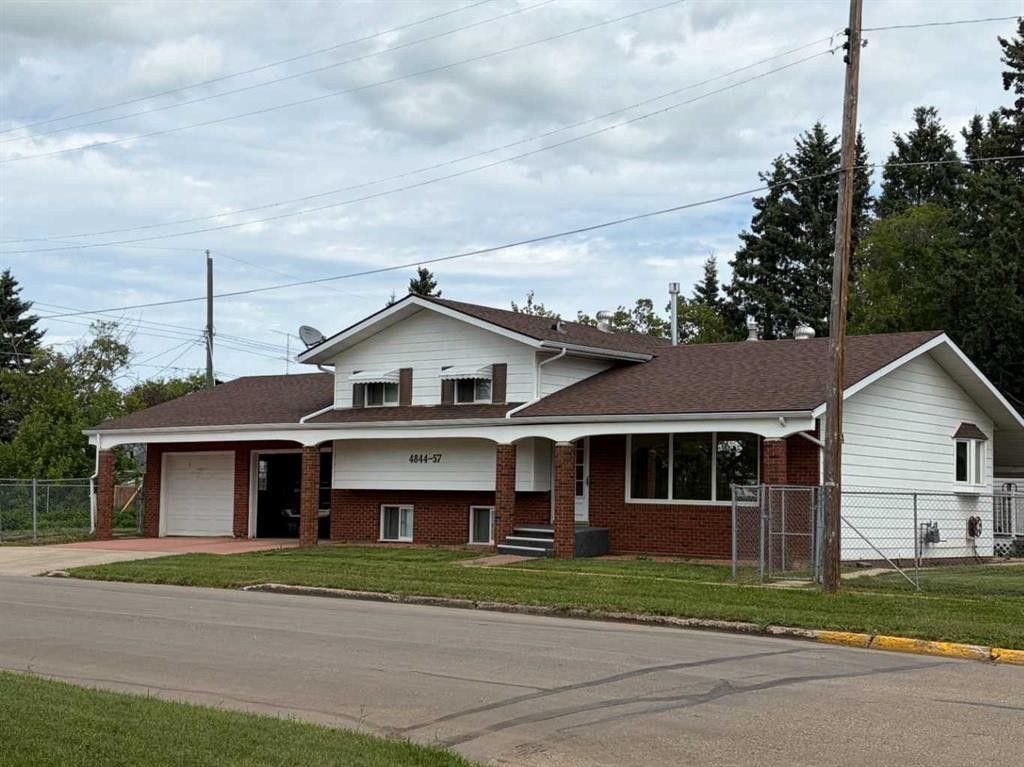 4844 57 Avenue, High Prairie, AB - Outdoor With Facade