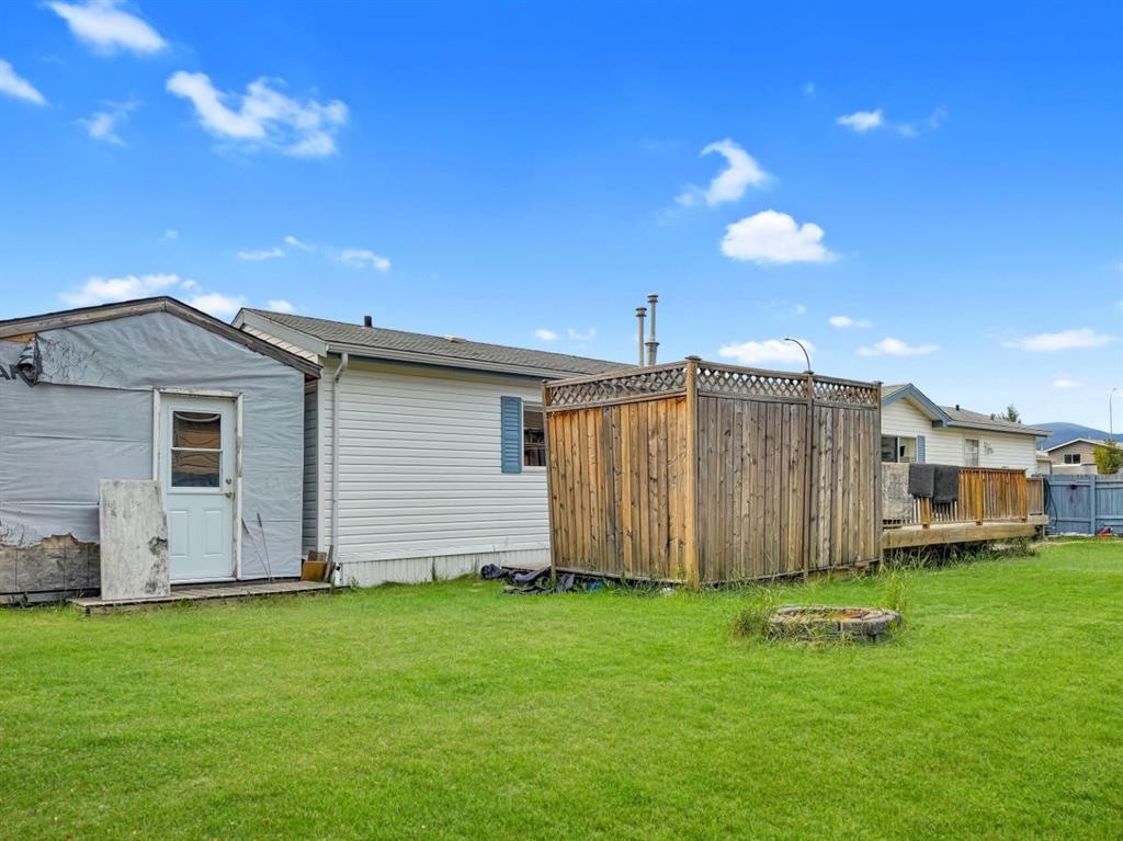 212 Mawdsley Crescent, Grande Cache, AB - Outdoor With Exterior