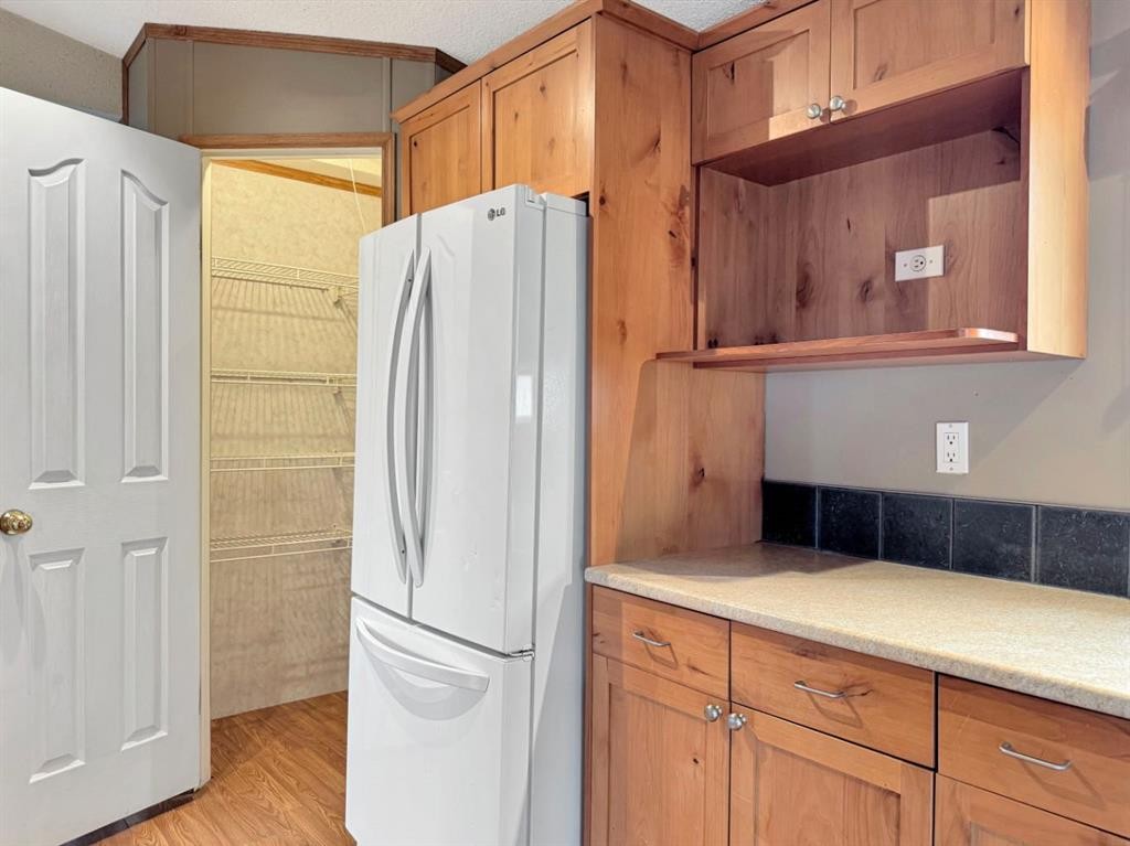 212 Mawdsley Crescent, Grande Cache, AB - Indoor Photo Showing Kitchen