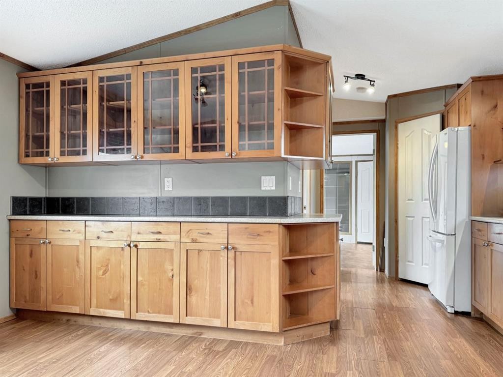212 Mawdsley Crescent, Grande Cache, AB - Indoor Photo Showing Kitchen
