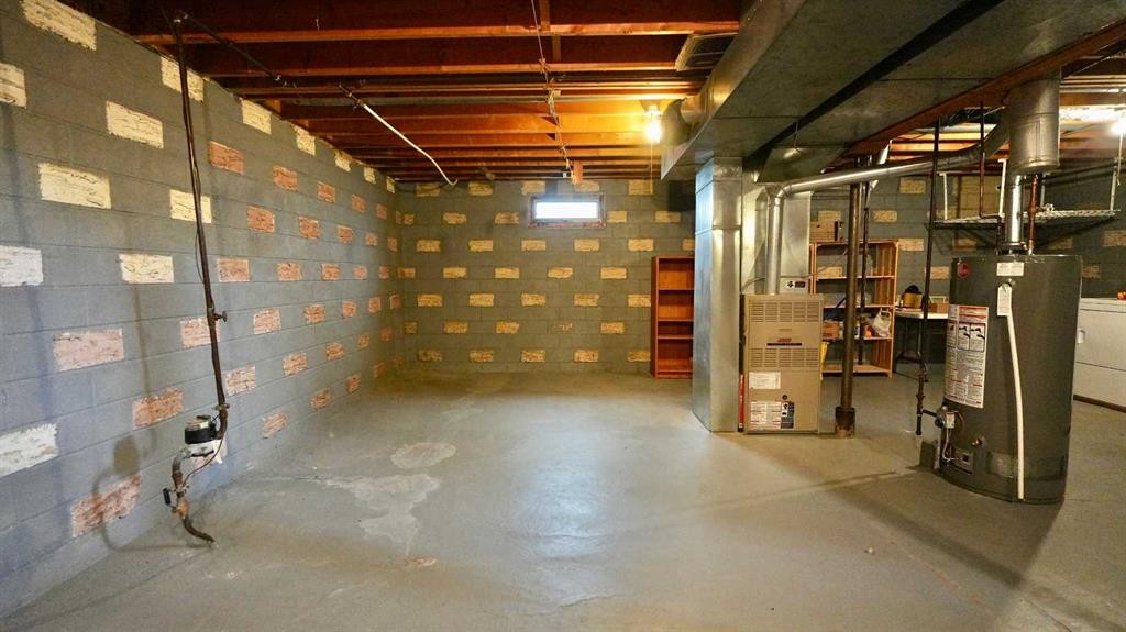 4704 48 Avenue, Grimshaw, AB - Indoor Photo Showing Basement