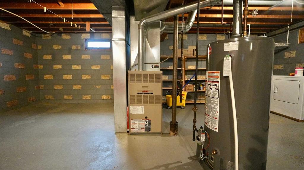 4704 48 Avenue, Grimshaw, AB - Indoor Photo Showing Basement