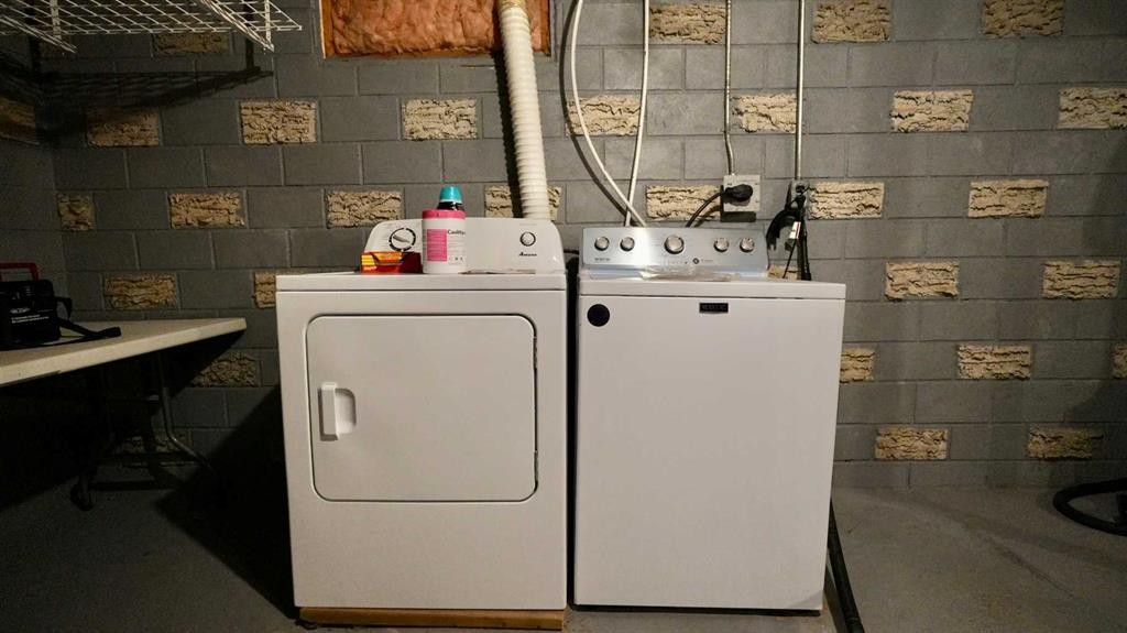 4704 48 Avenue, Grimshaw, AB - Indoor Photo Showing Laundry Room