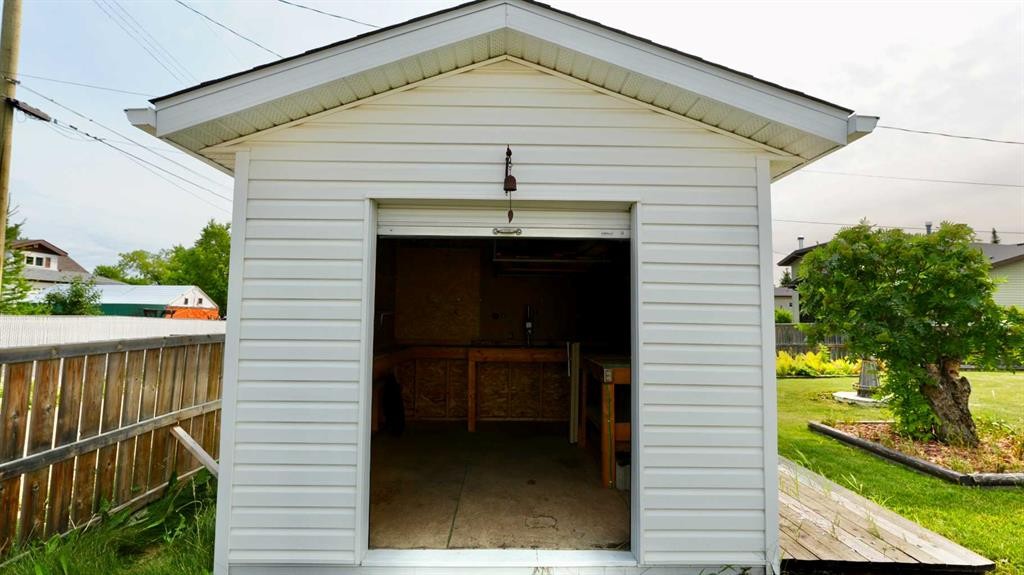 4704 48 Avenue, Grimshaw, AB - Outdoor With Exterior