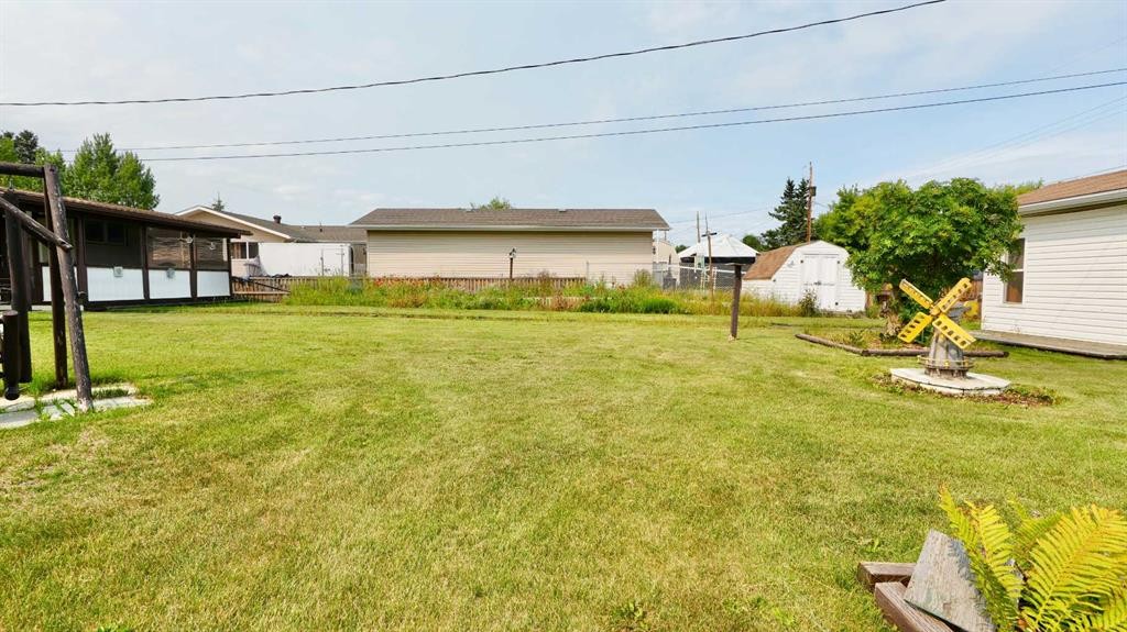 4704 48 Avenue, Grimshaw, AB - Outdoor With Exterior