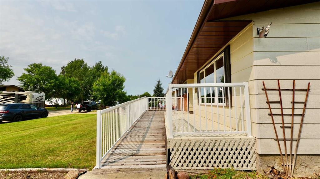 4704 48 Avenue, Grimshaw, AB - Outdoor With Exterior