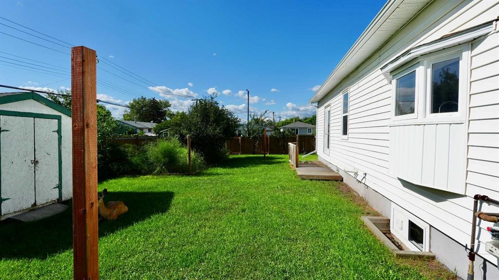 10111 106 Avenue, Peace River, AB - Outdoor