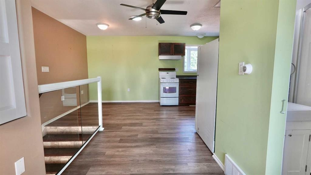 10111 106 Avenue, Peace River, AB - Indoor