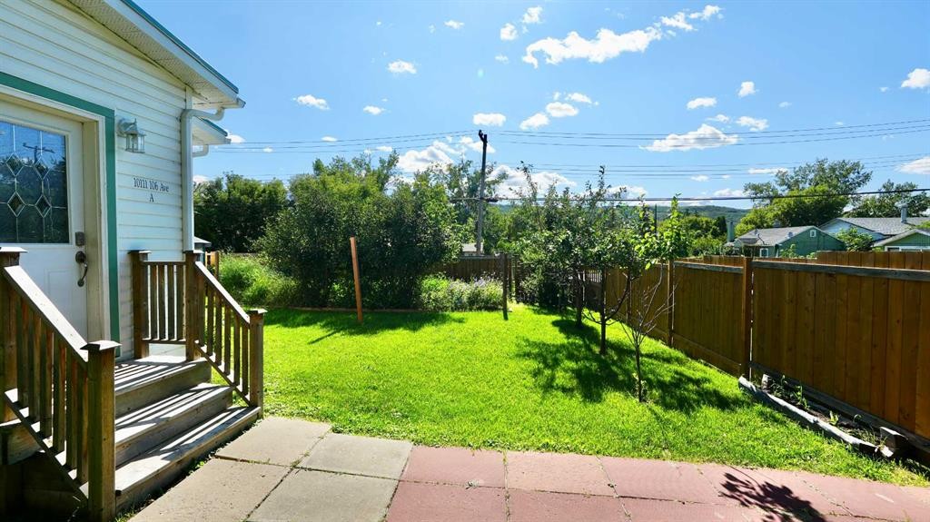 10111 106 Avenue, Peace River, AB - Outdoor