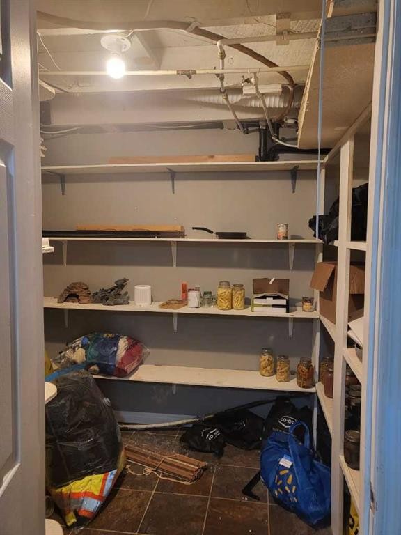 5031 48 Avenue, Girouxville, AB - Indoor With Storage