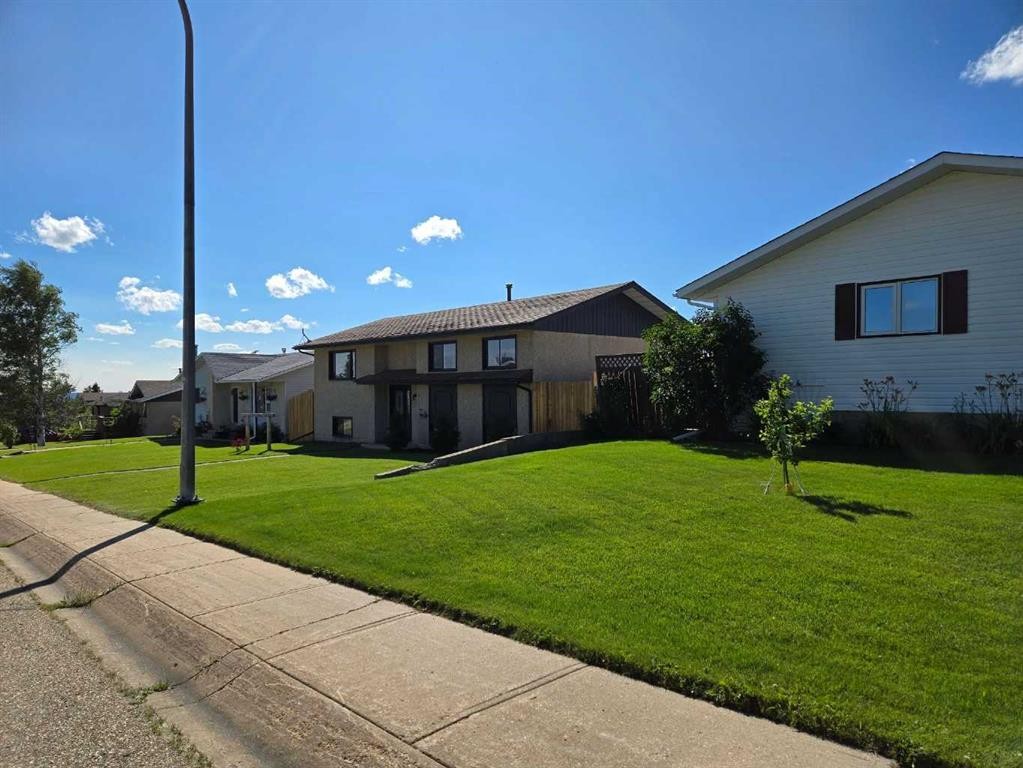 21 Pan Am Street, Swan Hills, AB - Outdoor