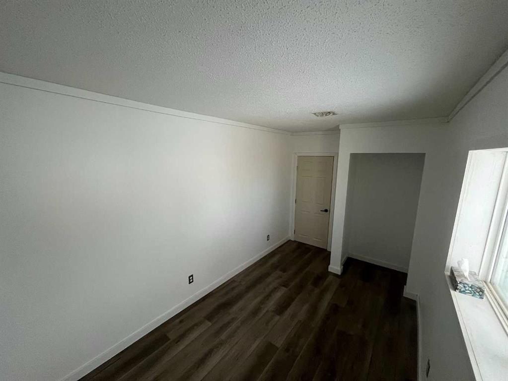 10104 99 Street, High Level, AB - Indoor Photo Showing Other Room