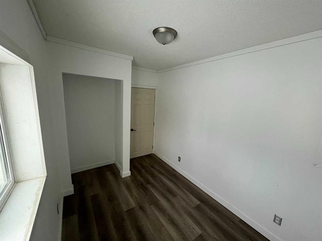 10104 99 Street, High Level, AB - Indoor Photo Showing Other Room