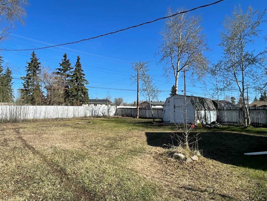 10104 99 Street, High Level, AB - Outdoor
