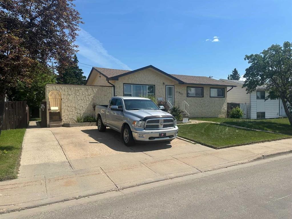 11301 104 Street, Grande Prairie, AB - Outdoor