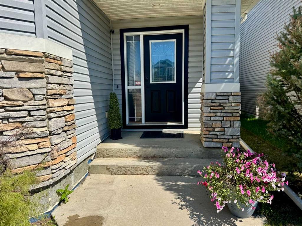 9305 91 Street, Grande Prairie, AB - Outdoor