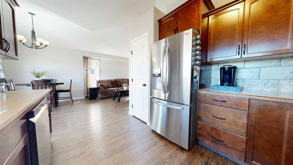 9305 91 Street, Grande Prairie, AB - Indoor Photo Showing Kitchen