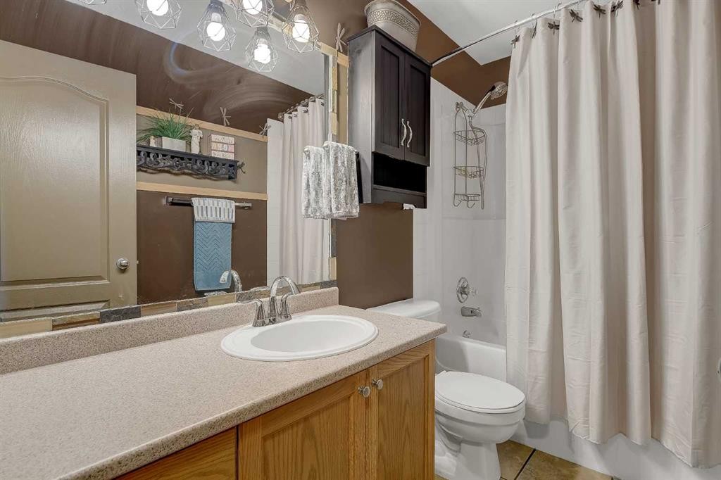 7317 104 Street, Grande Prairie, AB - Indoor Photo Showing Bathroom
