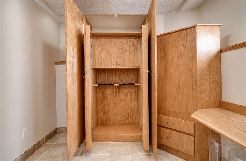 7317 104 Street, Grande Prairie, AB - Indoor Photo Showing Other Room