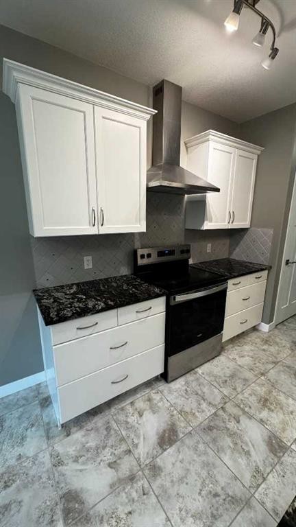 8105 112 Street, Grande Prairie, AB - Indoor Photo Showing Kitchen