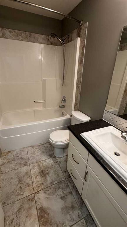 8105 112 Street, Grande Prairie, AB - Indoor Photo Showing Bathroom