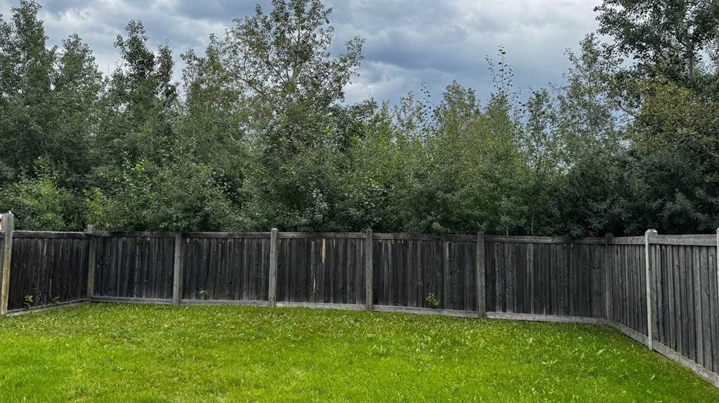 8105 112 Street, Grande Prairie, AB - Outdoor
