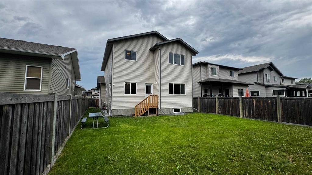 8105 112 Street, Grande Prairie, AB - Outdoor